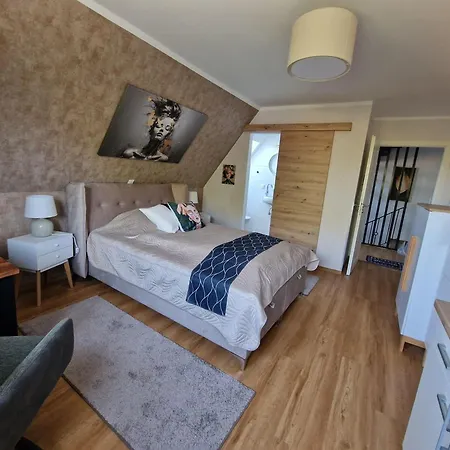 Apartment Haus-albertsdorf-am-dorfteich-|-wohnung-3-nord