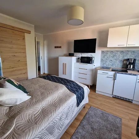Apartment Haus-albertsdorf-am-dorfteich-|-wohnung-3-nord *